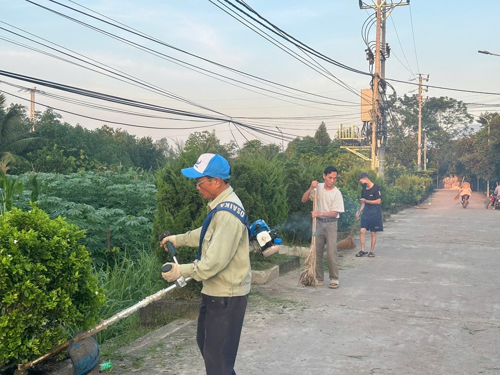 Xã Phúc Thọ ra quân tổng vệ sinh môi trường - ảnh 4