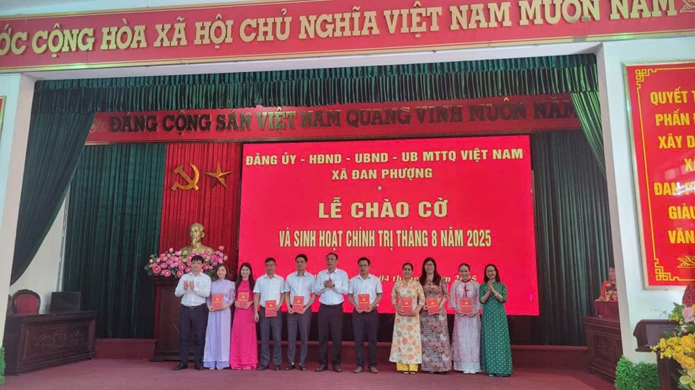 Xã Đan Phượng tổ chức Lễ chào cờ và sinh hoạt chính trị tháng 8/2025 - ảnh 3