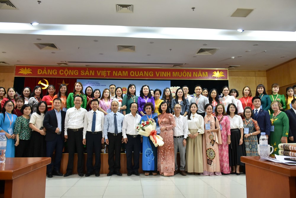 Khai mạc Khóa tập huấn giảng dạy tiếng Việt cho giáo viên người Việt Nam ở nước ngoài năm 2025 - ảnh 6
