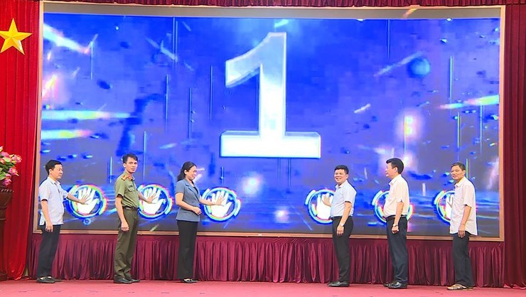 Phúc Thọ đẩy mạnh chuyển đổi số, nâng cao hiệu quả hoạt động chính quyền 2 cấp - ảnh 1