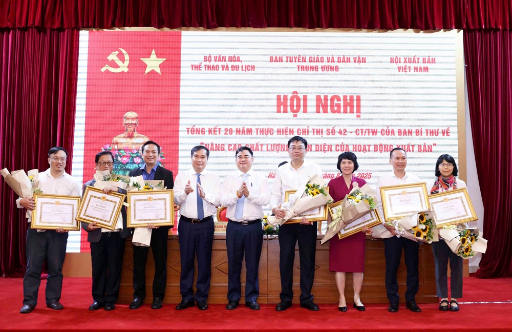 Xuất bản Việt Nam trên hành trình đổi mới và hội nhập - ảnh 6