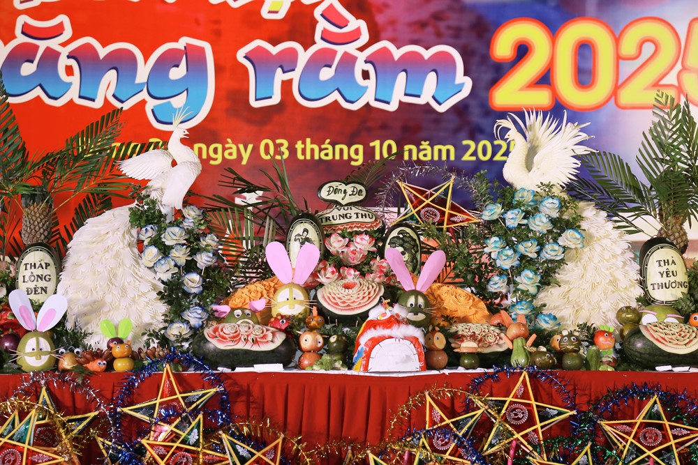 Đêm hội trăng Rằm phường Đống Đa lung linh sắc màu, ngập tràn hạnh phúc - ảnh 13