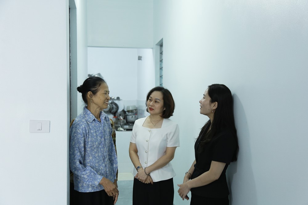 Hội LHPN Hà Nội trao hai mái ấm tình thương tại xã Phúc Thọ - ảnh 2