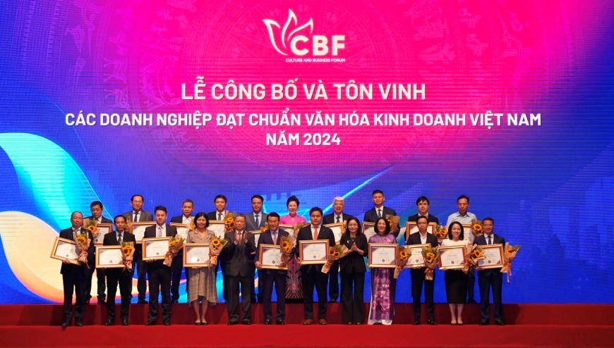 Agribank - Doanh nghiệp đạt chuẩn Văn hóa kinh doanh Việt Nam năm 2024 - ảnh 1