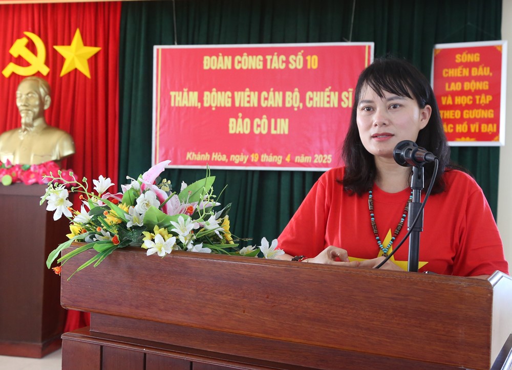 Agribank cùng đoàn công tác ngành ngân hàng thăm hỏi và động viên quân dân huyện đảo Trường Sa và Nhà giàn DKI - ảnh 5