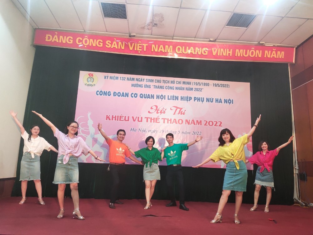 Công đoàn cơ quan Hội LHPN Hà Nội: Đặc sắc, ấn tượng hội thi “Khiêu vũ thể thao” năm 2022 - ảnh 11