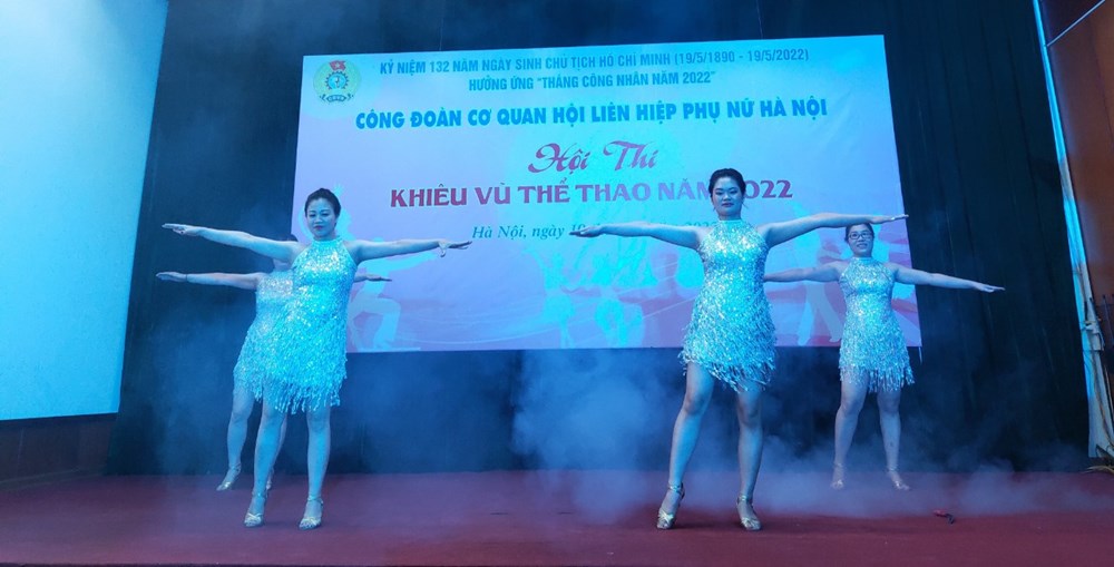 Công đoàn cơ quan Hội LHPN Hà Nội: Đặc sắc, ấn tượng hội thi “Khiêu vũ thể thao” năm 2022 - ảnh 13