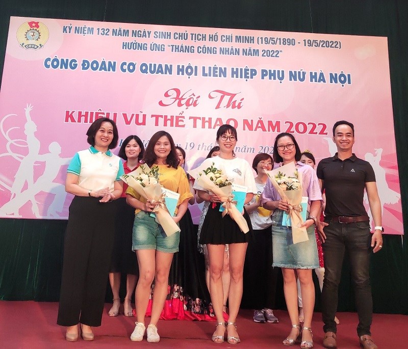 Công đoàn cơ quan Hội LHPN Hà Nội: Đặc sắc, ấn tượng hội thi “Khiêu vũ thể thao” năm 2022 - ảnh 7