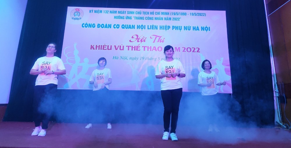 Công đoàn cơ quan Hội LHPN Hà Nội: Đặc sắc, ấn tượng hội thi “Khiêu vũ thể thao” năm 2022 - ảnh 12
