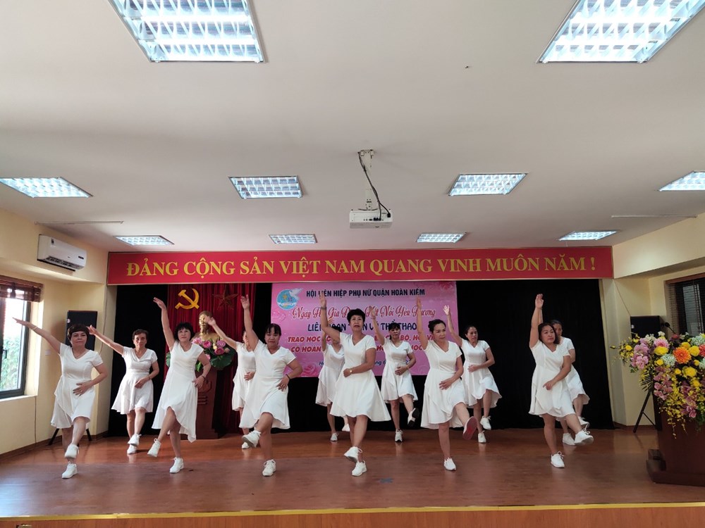 Hội LHPN quận Hoàn Kiếm: Sôi nổi  các hoạt động tại ngày hội Gia đình - Kết nối yêu thương - ảnh 7