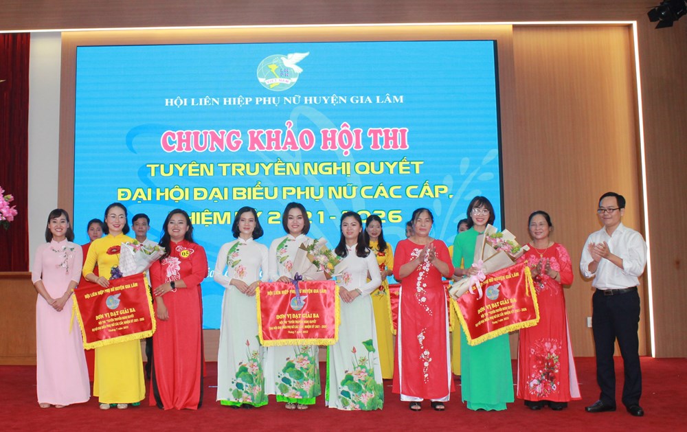 Hội LHPN huyện Gia Lâm: Tuyên truyền Nghị quyết đại hội phụ nữ các cấp - ảnh 9