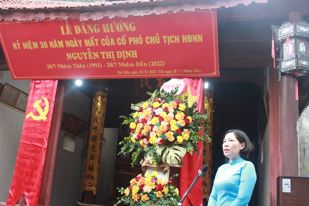 Hội LHPN Hà Nội bàn giao Khu trưng bày hình ảnh bà Nguyễn Thị Định tại đền Hát Môn  - ảnh 2