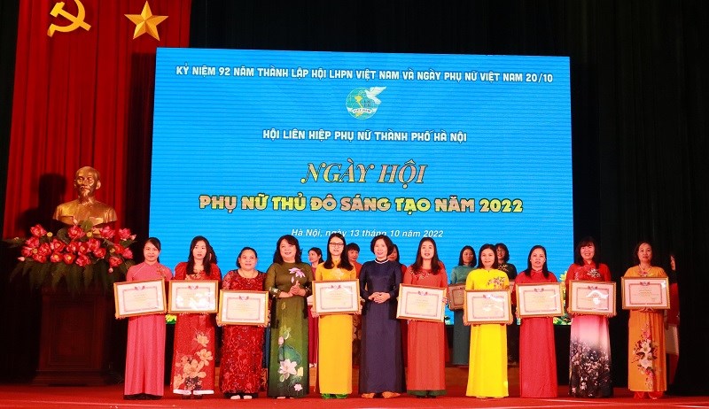 Hội LHPN Hà Nội: Tôn vinh 10 Phụ nữ Thủ đô tiêu biểu năm 2022 - ảnh 5