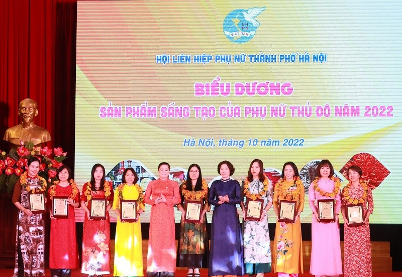 Hội LHPN Hà Nội: Tôn vinh 10 Phụ nữ Thủ đô tiêu biểu năm 2022 - ảnh 3