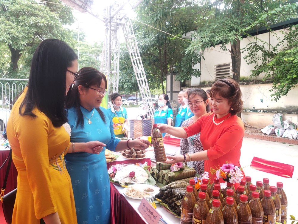 Hội LHPN Hà Nội: Tôn vinh 10 Phụ nữ Thủ đô tiêu biểu năm 2022 - ảnh 11