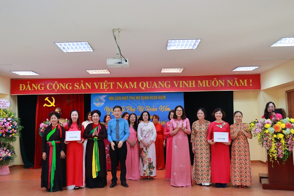 Hội LHPN quận Hoàn Kiếm: Nhiều hoạt động ý nghĩa trong ngày hội của phụ nữ 20/10 - ảnh 11
