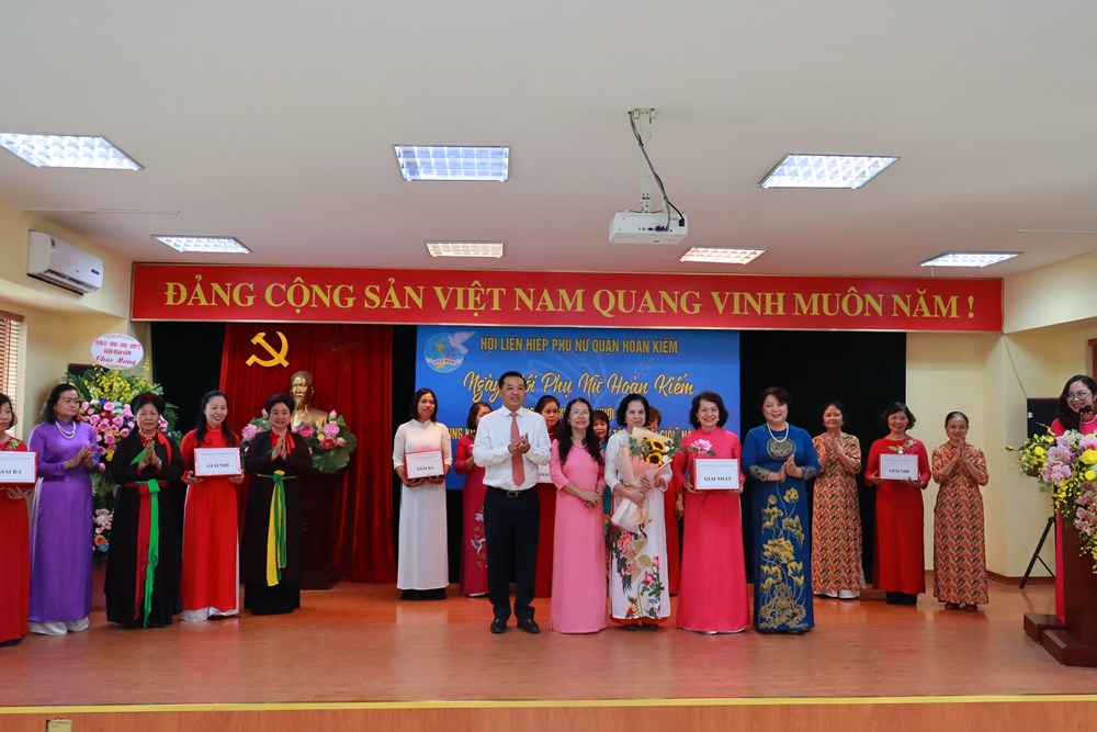 Hội LHPN quận Hoàn Kiếm: Nhiều hoạt động ý nghĩa trong ngày hội của phụ nữ 20/10 - ảnh 2