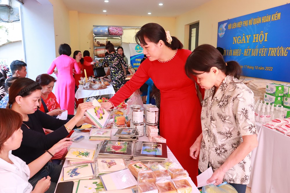 Hội LHPN quận Hoàn Kiếm: Nhiều hoạt động ý nghĩa trong ngày hội của phụ nữ 20/10 - ảnh 8