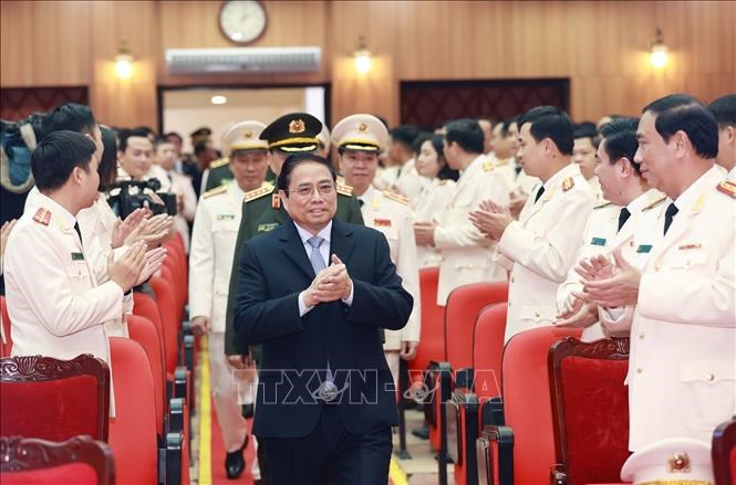 Thủ tướng Phạm Minh Chính kiểm tra, chúc Tết các lực lượng Công an, Quốc phòng trực Tết - ảnh 3