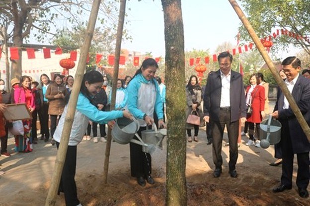 Hội LHPN Việt Nam hưởng ứng Tết trồng cây “Đời đời nhớ ơn Bác Hồ - Xuân Quý Mão 2023”  - ảnh 1