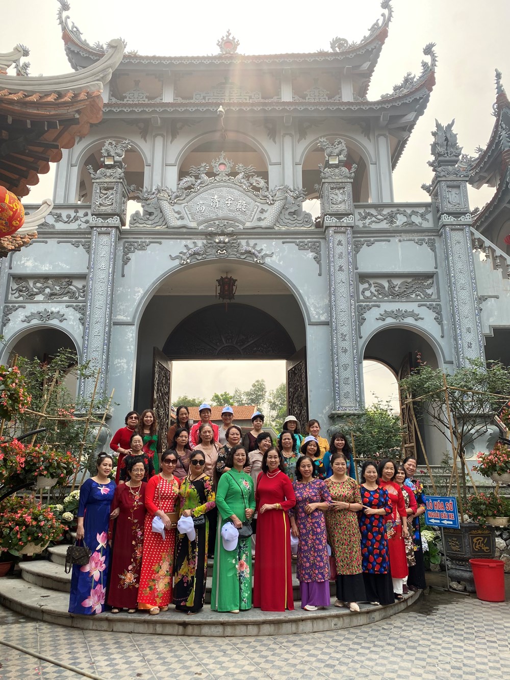  CLB Phụ nữ Thủ đô: Thăm quan tìm hiểu giá trị truyền thống lịch sử vùng Kinh Bắc - ảnh 2