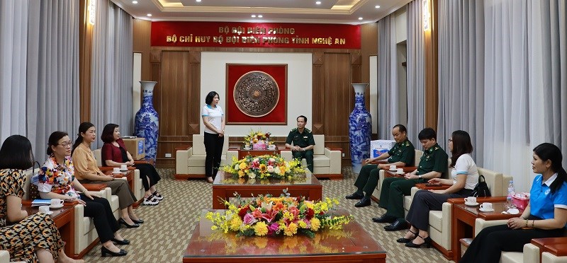 Hội LHPN Hà Nội thăm và làm việc với Bộ Chỉ huy Bộ đội biên phòng và Hội LHPN tỉnh Nghệ An - ảnh 2