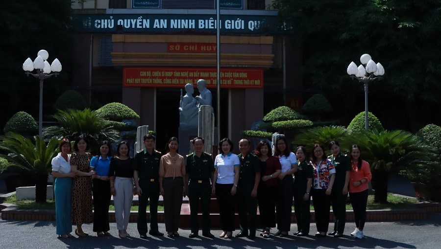 Hội LHPN Hà Nội thăm và làm việc với Bộ Chỉ huy Bộ đội biên phòng và Hội LHPN tỉnh Nghệ An - ảnh 14