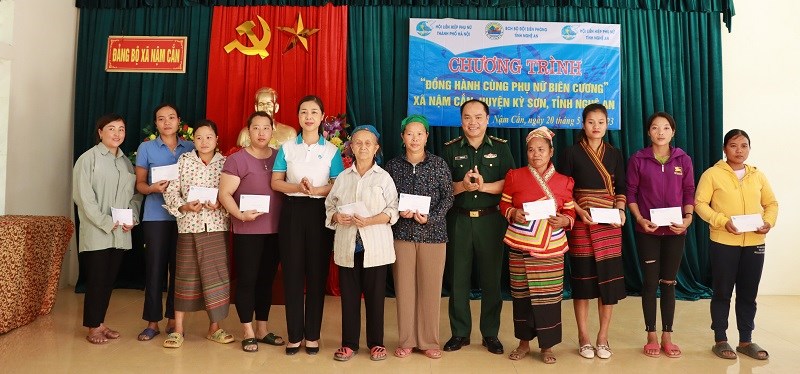 Hội LHPN Hà Nội: Hoàn thành tốt đẹp chương trình  “Đồng hành cùng phụ nữ biên cương” tại Nghệ An - ảnh 18