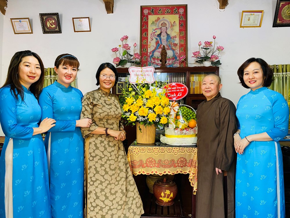 Hội LHPN Hà Nội chúc mừng Đại lễ Phật Đản 2023  - ảnh 4