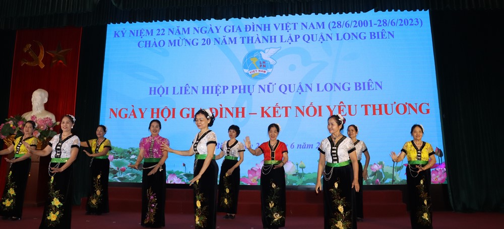 Hội LHPN quận Long Biên nhiều hoạt động ý nghĩa tại “Ngày hội gia đình - Kết nối yêu thương“ - ảnh 8