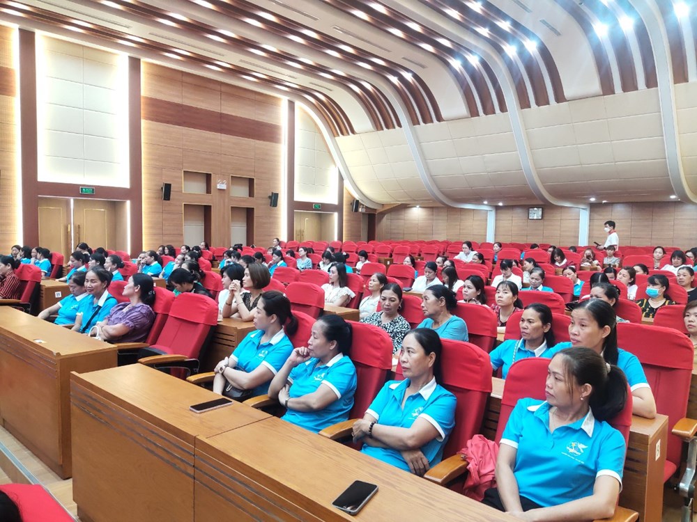 Gần 200 cán bộ hội viên phụ nữ tham gia tập huấn ứng dụng công nghệ thông tin trong kinh doanh - ảnh 3