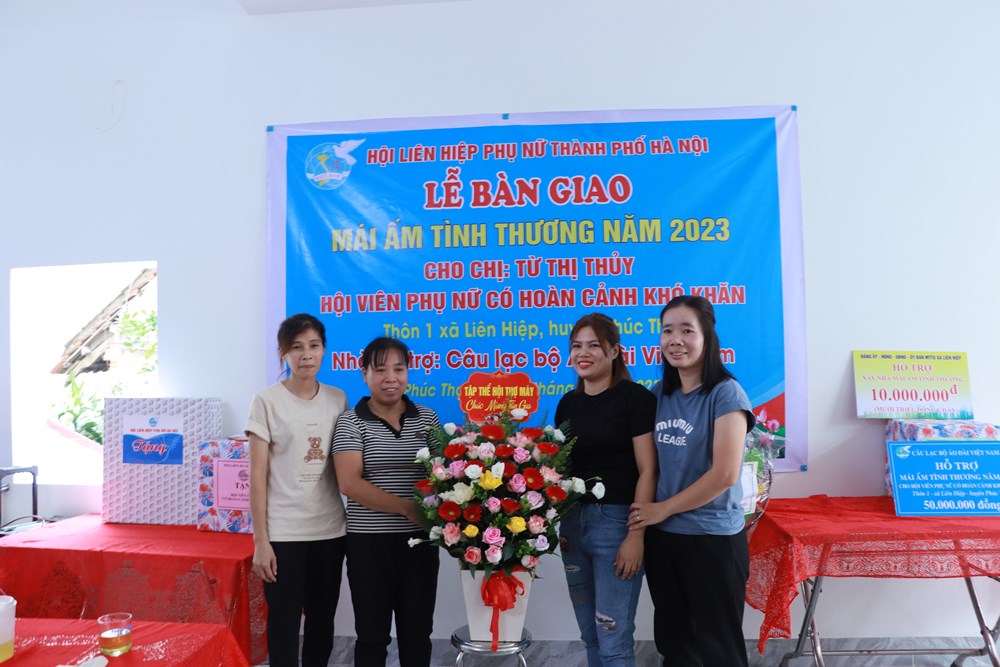 Hội LHPN Hà Nội: Bàn giao mái ấm tình thương cho phụ nữ khó khăn tại huyện Phúc Thọ - ảnh 9