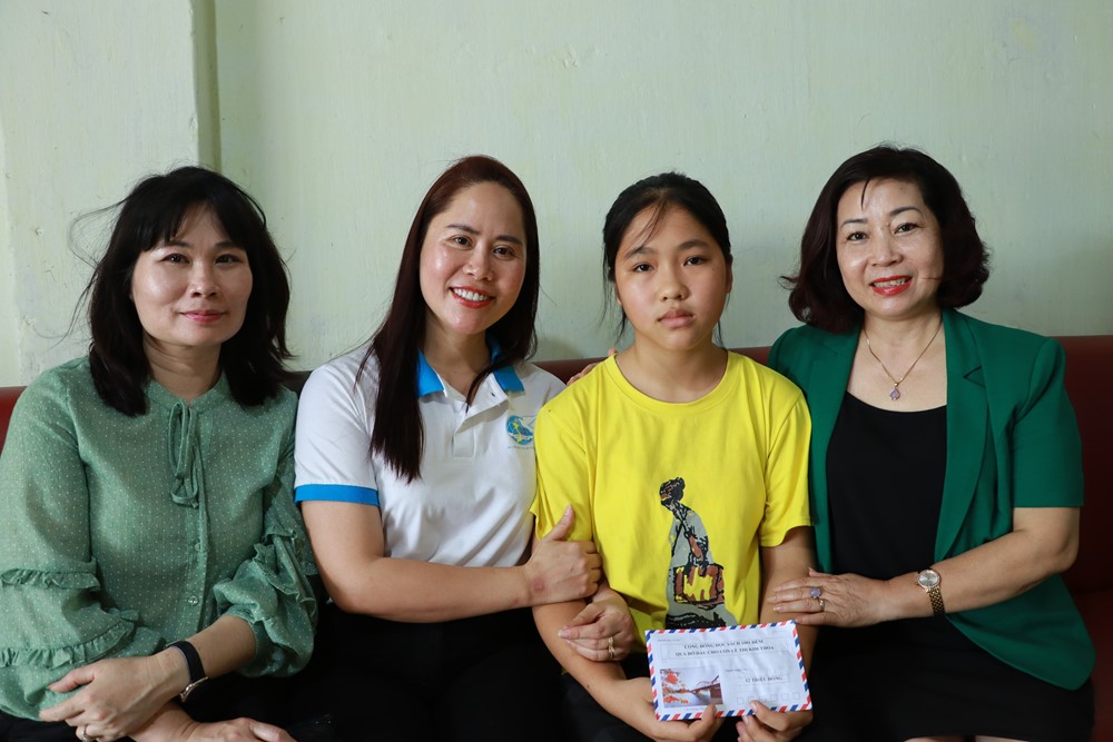 Trao kinh phí hỗ trợ trẻ mồ côi tại huyện Ứng Hòa và Chương Mỹ - ảnh 9