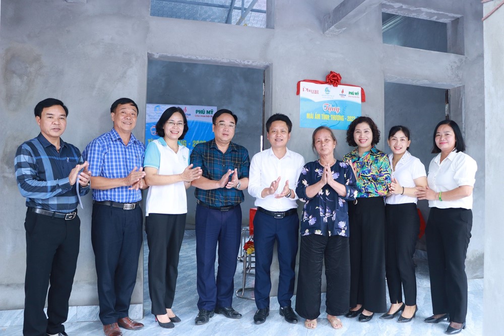 Nhân lên niềm hạnh phúc khi một mái ấm tình thương được trao tặng - ảnh 2