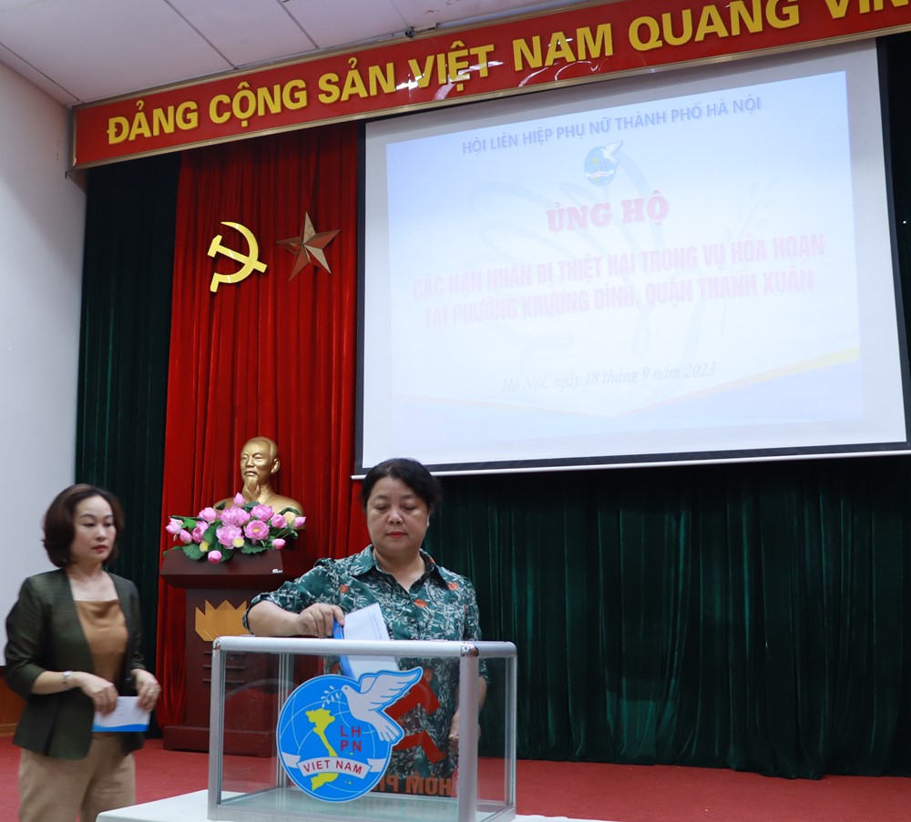 Hội LHPN Hà Nội tưởng niệm và phát động ủng hộ các nạn nhân trong vụ hỏa hoạn tại quận Thanh Xuân - ảnh 4