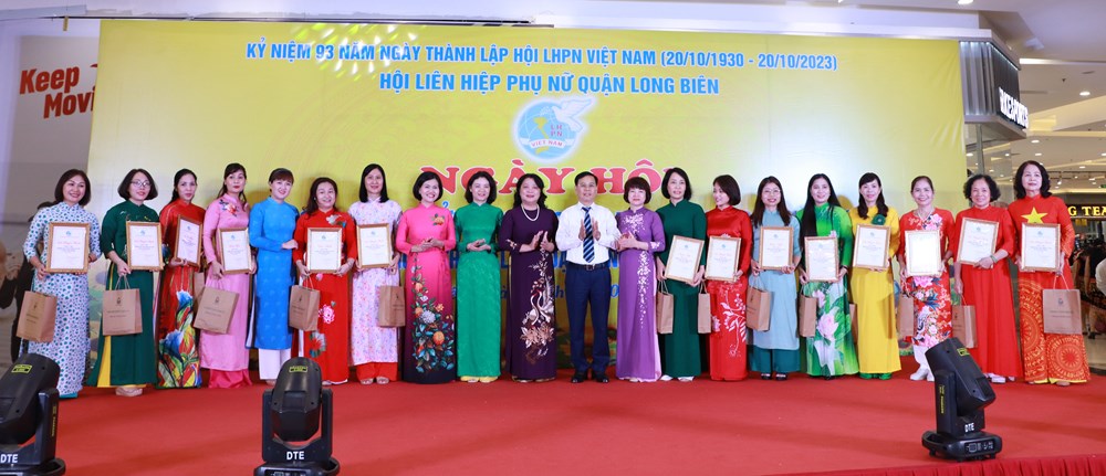 Tưng bừng Ngày hội phụ nữ Long Biên khởi nghiệp sáng tạo năm 2023 - ảnh 1