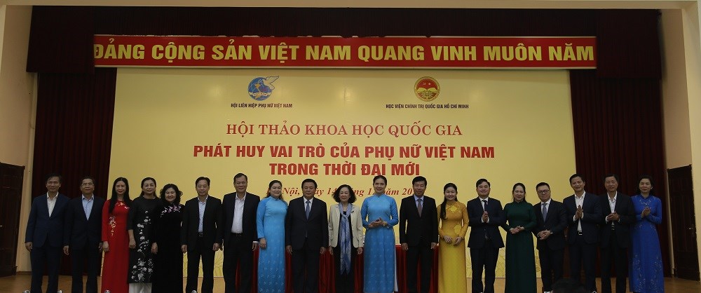 Xây dựng người phụ nữ Việt Nam thời đại mới đáp ứng yêu cầu phát triển bền vững và hội nhập quốc tế - ảnh 5