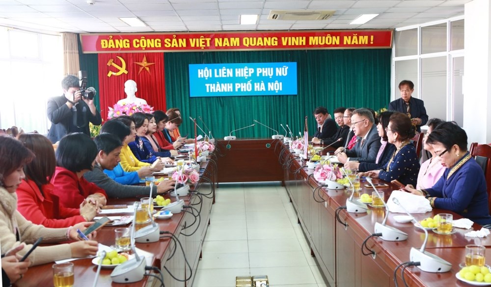 Đoàn công tác Hội Nhà báo tỉnh Chiang Mai (Thái Lan) sang thăm và làm việc với Hội LHPN Hà Nội và báo Phụ nữ Thủ đô - ảnh 1