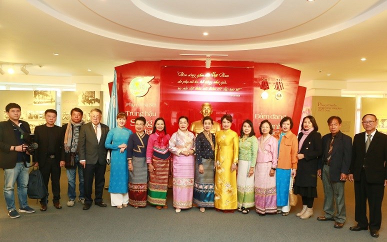 Đoàn công tác Hội Nhà báo tỉnh Chiang Mai (Thái Lan) sang thăm và làm việc với Hội LHPN Hà Nội và báo Phụ nữ Thủ đô - ảnh 9