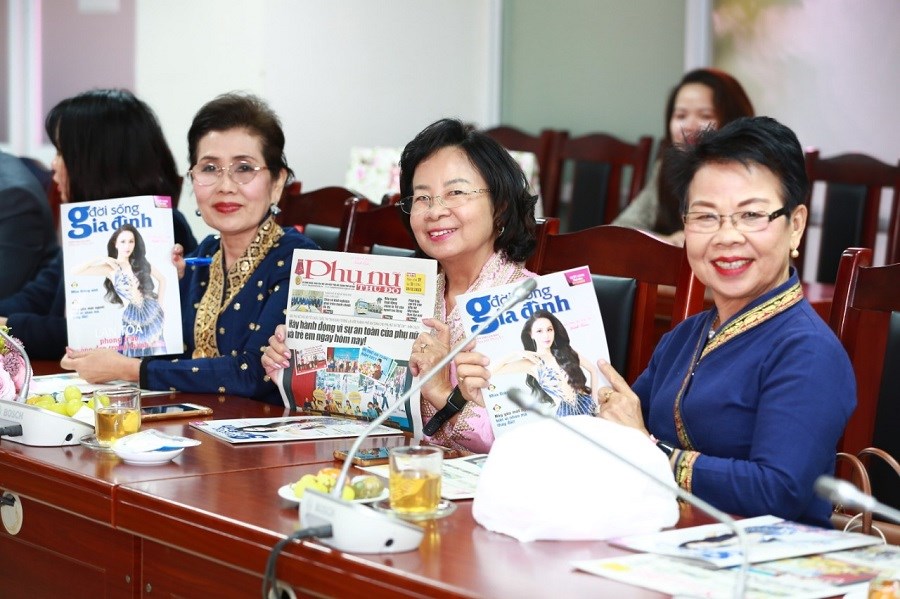 Đoàn công tác Hội Nhà báo tỉnh Chiang Mai (Thái Lan) sang thăm và làm việc với Hội LHPN Hà Nội và báo Phụ nữ Thủ đô - ảnh 6