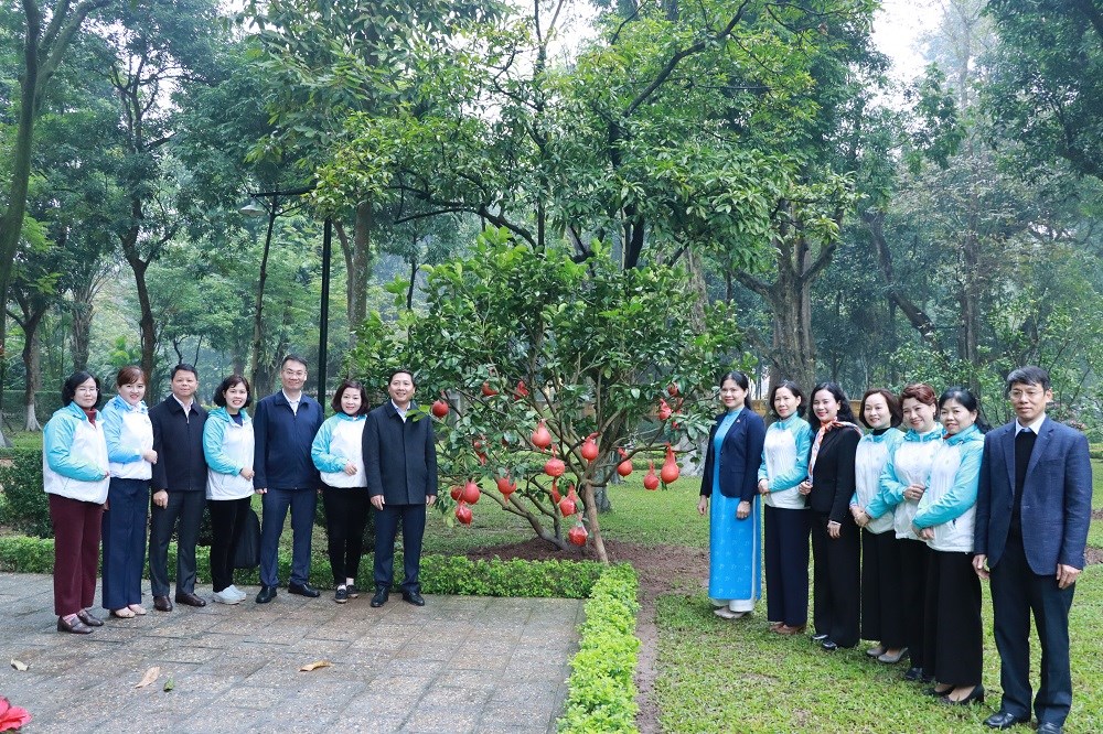 Hội LHPN Hà Nội hưởng ứng Tết trồng cây “Phụ nữ vun trồng tương lai” Xuân Giáp Thìn năm 2024 - ảnh 1