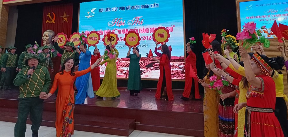 Hội LHPN quận Hoàn Kiếm: Gặp mặt, giao lưu cán bộ, hội viên phụ nữ tham gia chiến dịch Điện Biên Phủ - ảnh 9