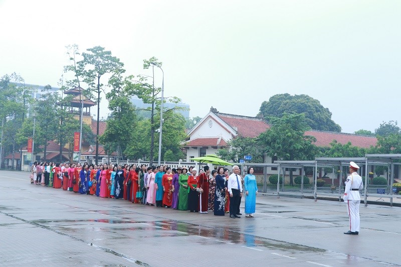 Biểu dương, tôn vinh 50 phụ nữ cao tuổi tiêu biểu của Thủ đô trong phong trào thi đua yêu nước - ảnh 2