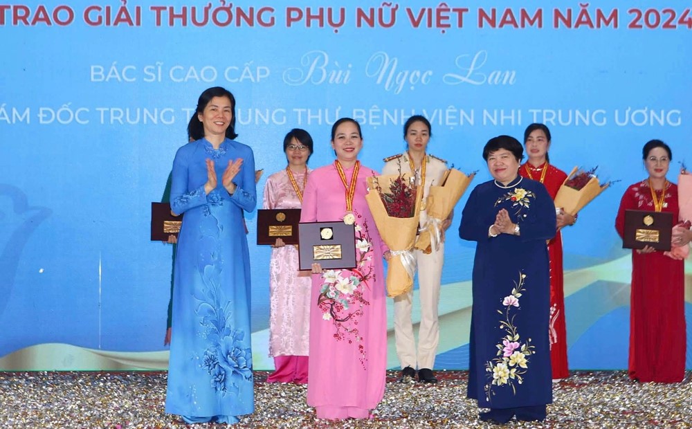 Giải thưởng Phụ nữ Việt Nam được trao cho 4 tập thể và 11 cá nhân có thành tích xuất sắc  - ảnh 3