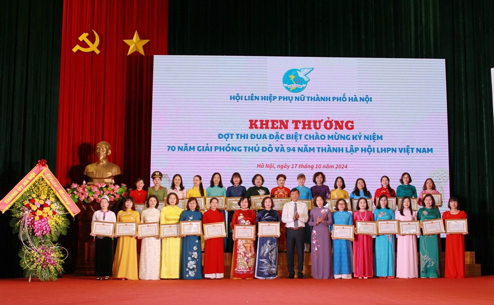 Thi đua làm nhiều việc tốt, xây dựng người phụ nữ Thủ đô “Trung hậu, Sáng tạo, Đảm đang, Thanh lịch” - ảnh 6