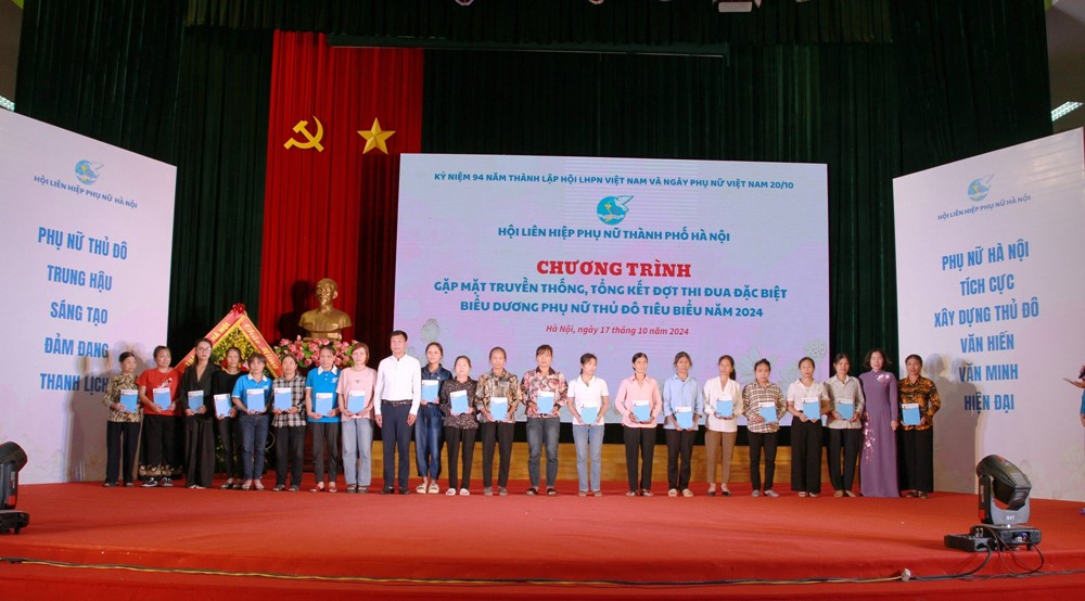Thi đua làm nhiều việc tốt, xây dựng người phụ nữ Thủ đô “Trung hậu, Sáng tạo, Đảm đang, Thanh lịch” - ảnh 7