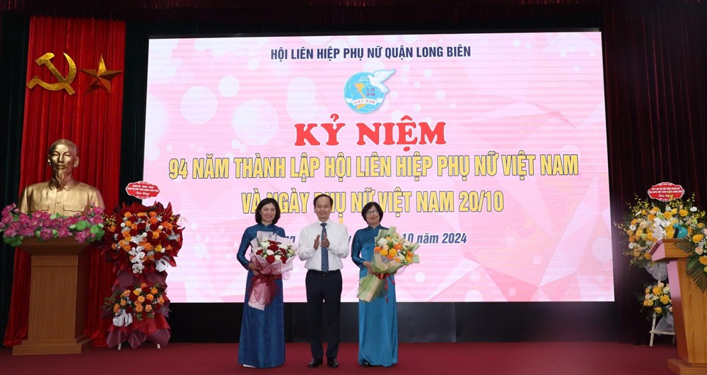 Hội LHPN quận Long Biên thi đua làm nhiều việc tốt, góp phần xây dựng quận văn minh, hiện đại - ảnh 3