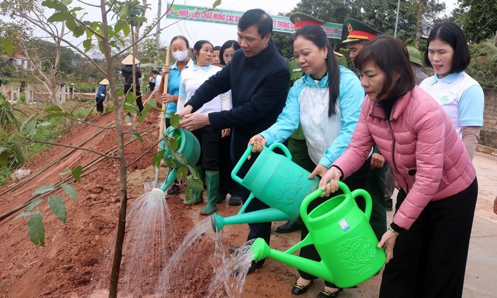 Các cấp Hội Phụ nữ cả nước hưởng ứng Tết trồng cây và phát động đợt thi đua đặc biệt năm 2025 - ảnh 3