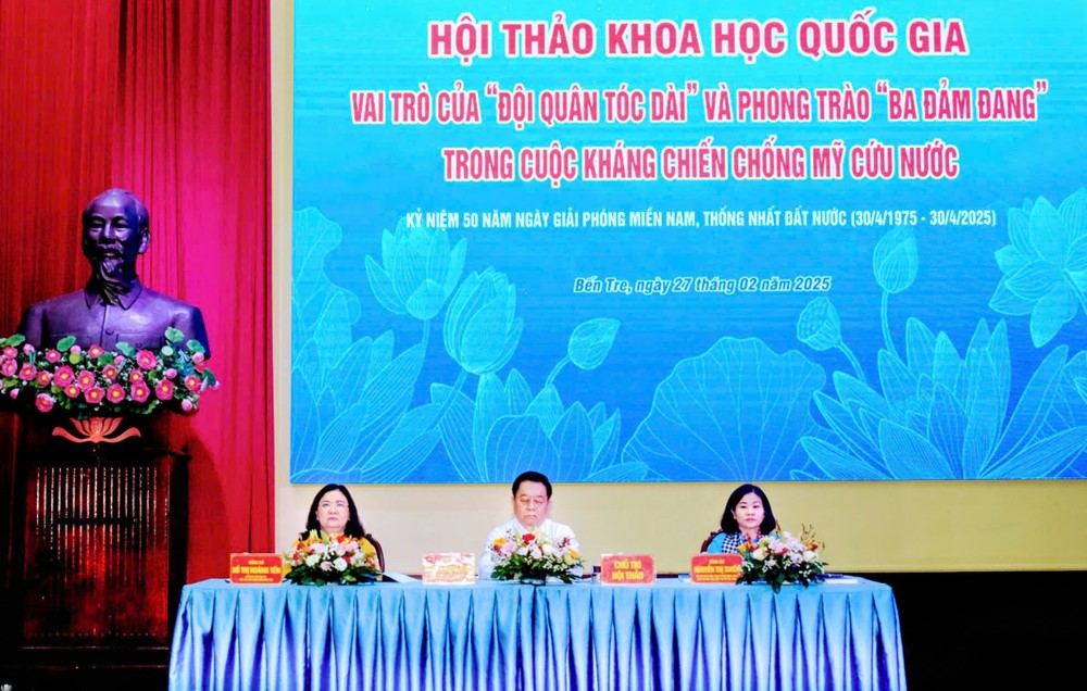 “Đội quân tóc dài” cùng với phong trào phụ nữ “Ba đảm đang” đã làm bùng cháy mạnh mẽ hơn khí thế cách mạng sục sôi - ảnh 1