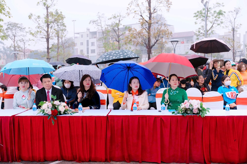 Hội LHPN huyện Đông Anh: Sôi nổi ngày hội thể thao “Vì sự tiến bộ phụ nữ” năm 2025 - ảnh 1